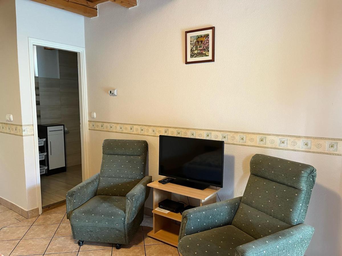 Ibolya Vendeghaz Apartment เคฮีดาคุชทานี ภายนอก รูปภาพ